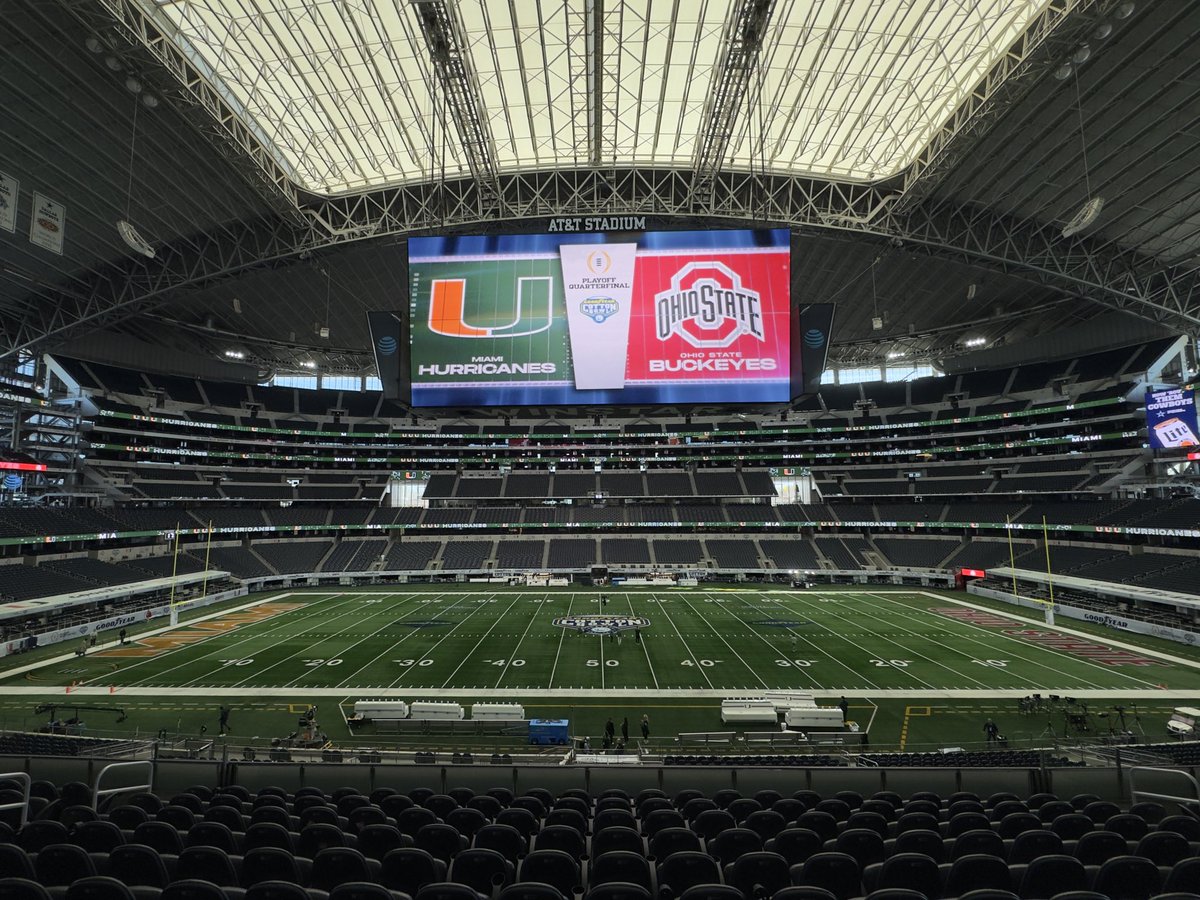 BlakeBiscardi's tweet photo. COTTON BOWL: The stage is set for Ohio State and Miami #CFBPlayoff https://t.co/0uNXbq7qTo