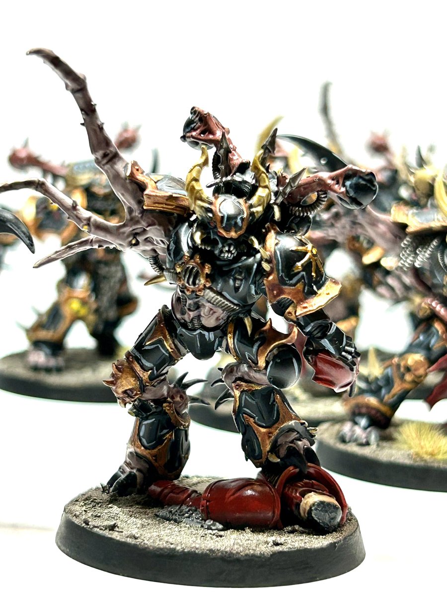 averagepaints's tweet image. Decided to go back and finish some Chaos Space Marines I started earlier this year. Feels good to have a full 10 man squad of Possessed fully done, teeth and all! These guys were a slog, so much going on, but they’re done now 😮‍💨 #WarhammerCommunity #PaintingWarhammer