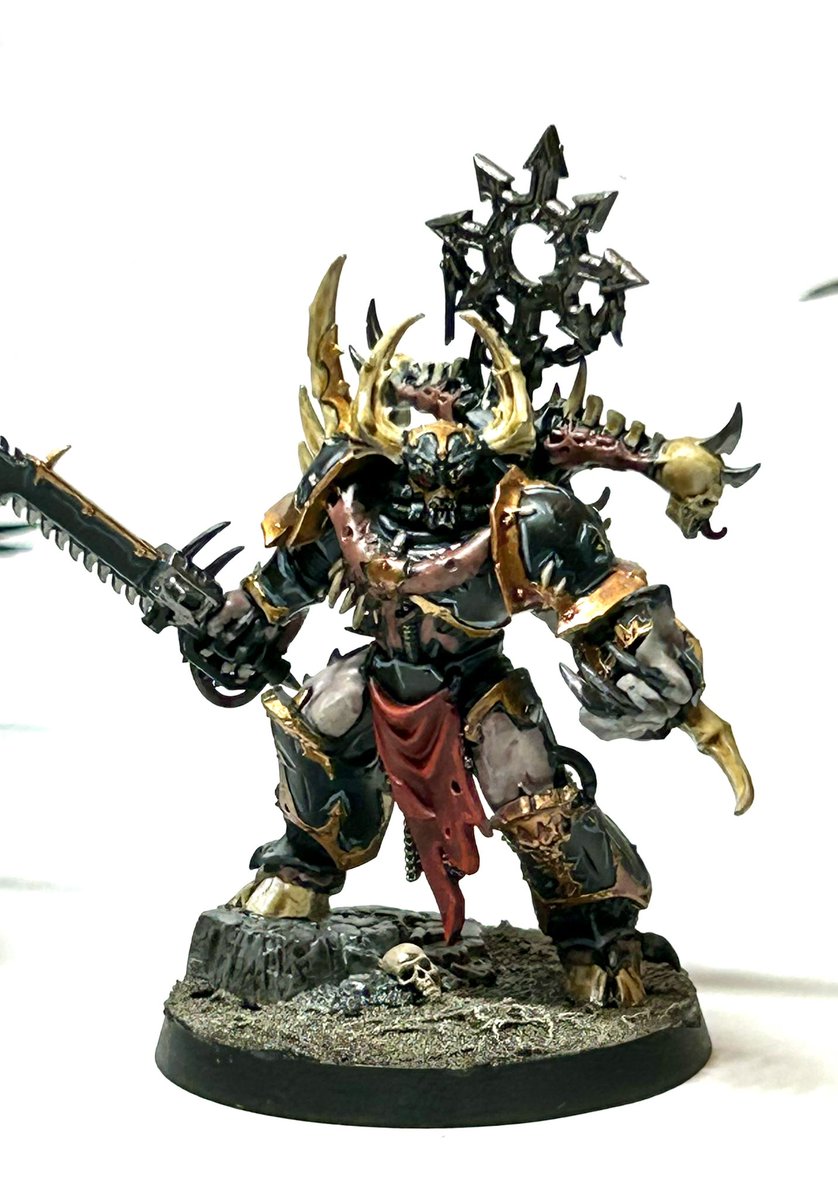 averagepaints's tweet image. Decided to go back and finish some Chaos Space Marines I started earlier this year. Feels good to have a full 10 man squad of Possessed fully done, teeth and all! These guys were a slog, so much going on, but they’re done now 😮‍💨 #WarhammerCommunity #PaintingWarhammer