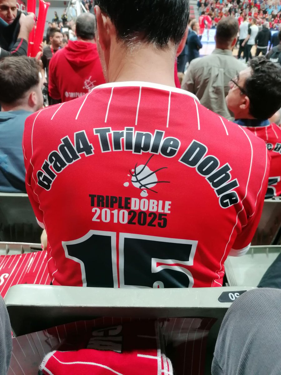TripleDobleTeam's tweet photo. 15° de #Grad4TripleDoble en el 40° del #Eterno @UCAMMurcia https://t.co/5roqKYMauc