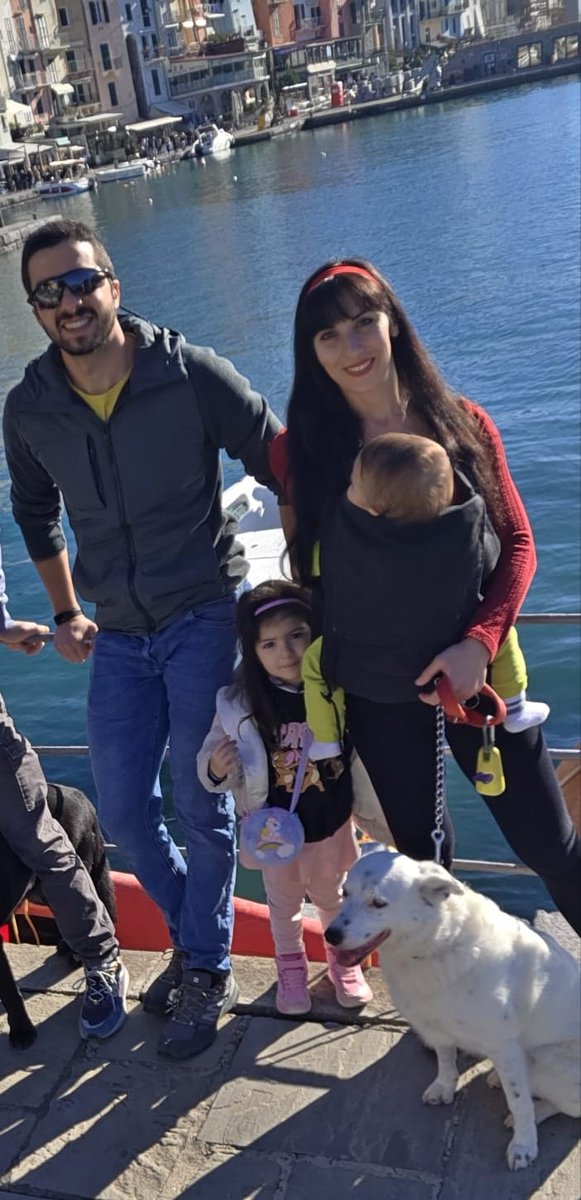 Family 🐶👧🏻👶🏻👩🏻👨🏻‍✈️ #PortoVenere