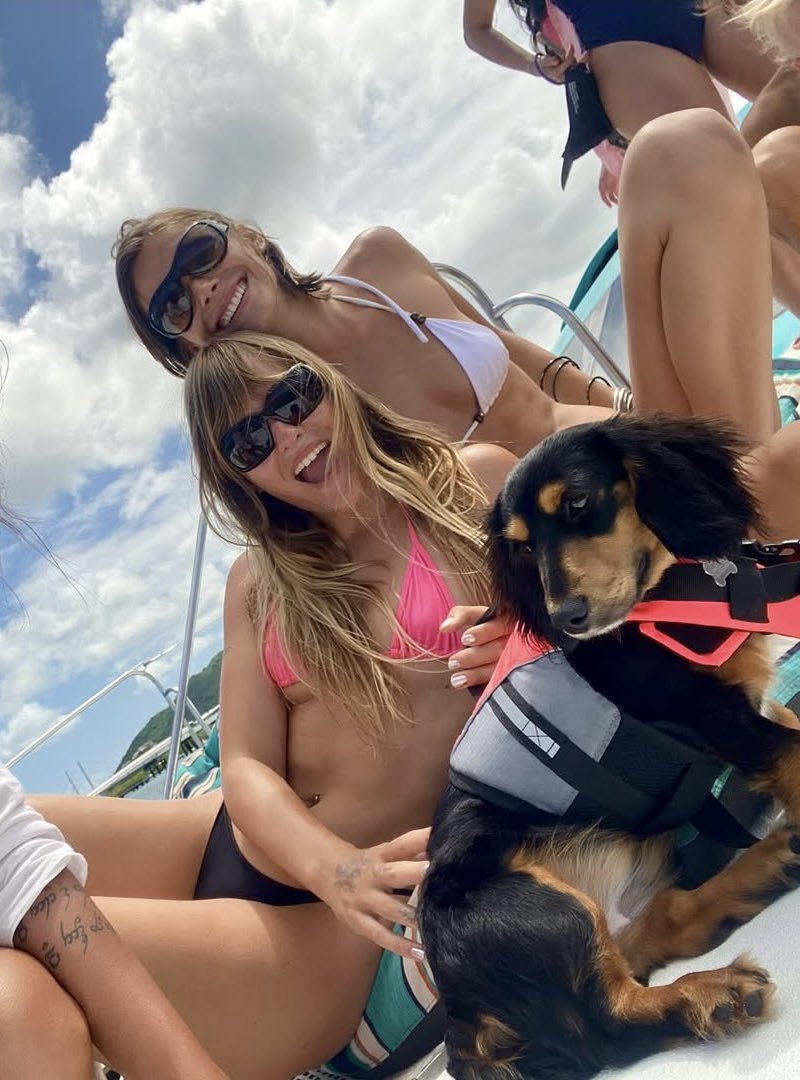 victoria de angelis with her girlfriend luna passos in saint martin