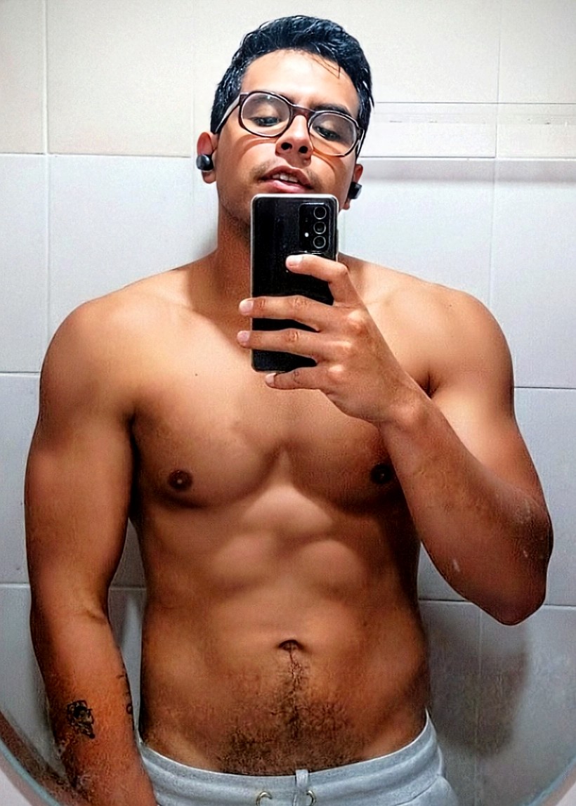 IvanConAcent0's tweet photo. Lo dimos todo en el entreno 💪🏽🔥🍑 https://t.co/g9fC90UJlr