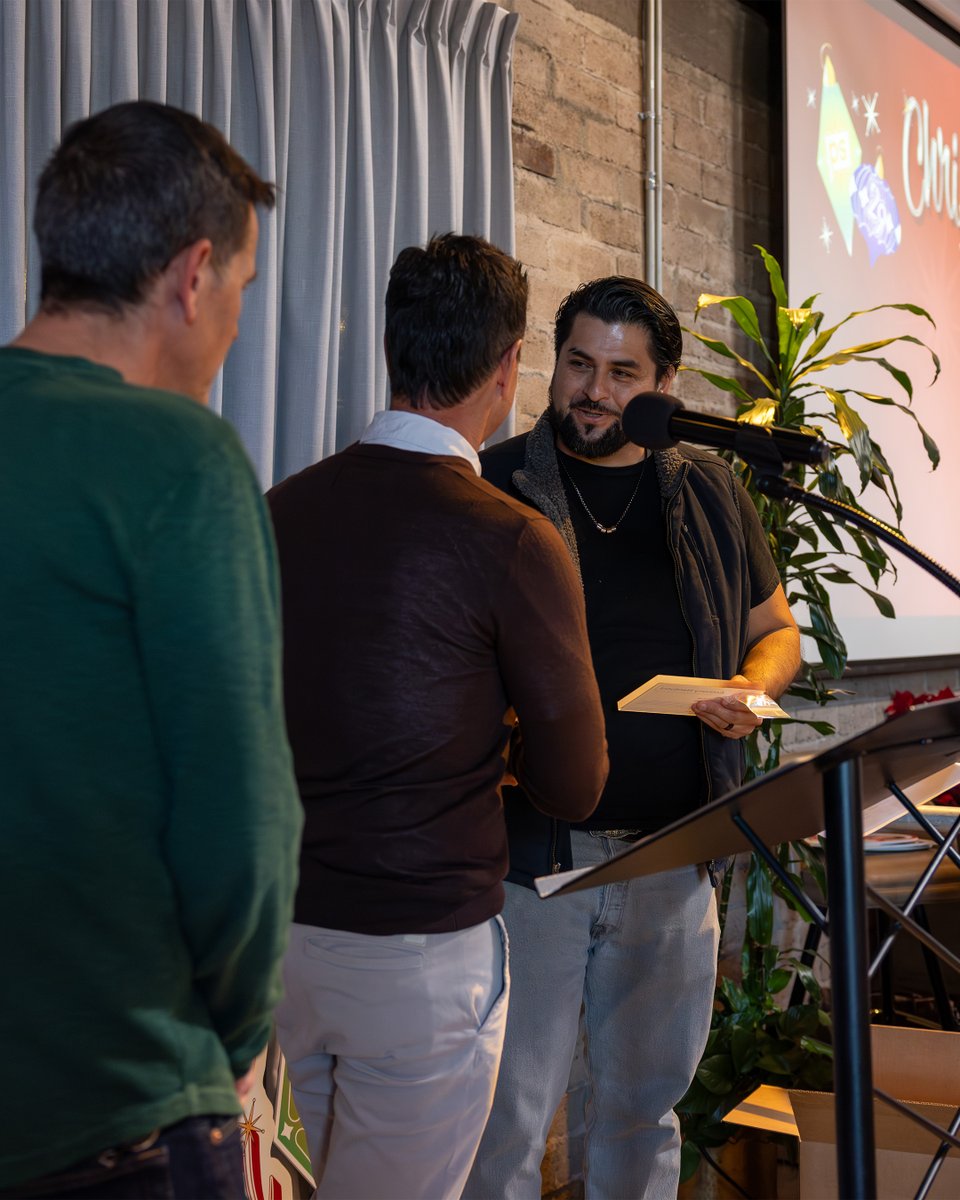 ONeilPrinting's tweet image. Congratulations to Jeff and Jaime, the first-ever recipients of the Anthony Narducci Service &amp;amp; Leadership Award!

Their commitment to serving others and elevating the teams around them reflects the best of what it means to be an O’Neil Company.

#OneilCompanies  #ProudMoment