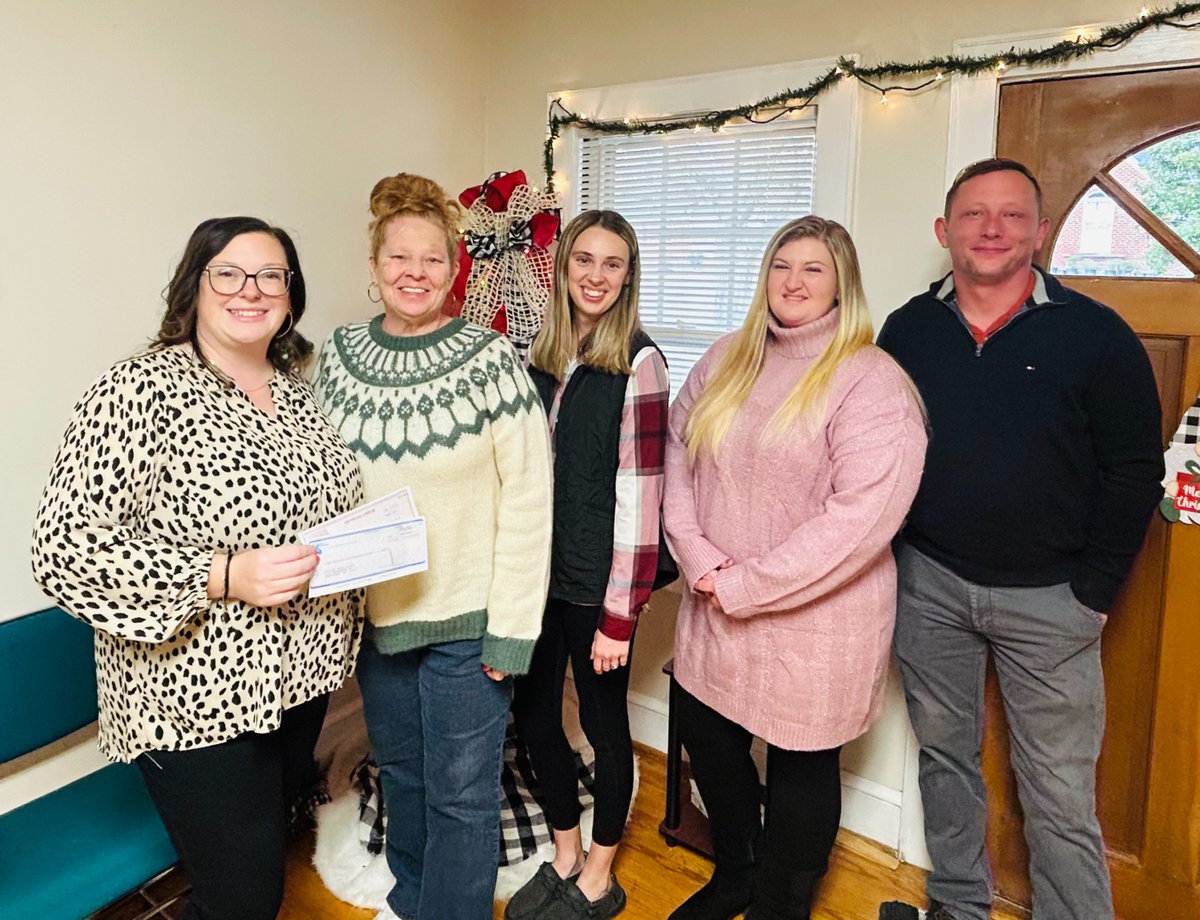 Our Morristown team made two donations this month to local healthcare facilities: Morristown-Hamblen Cancer Center and the Helping Hands Clinic of Hamblen County.
A huge thank you to both facilities and their teams and volunteers for all the critical work you do in our community.