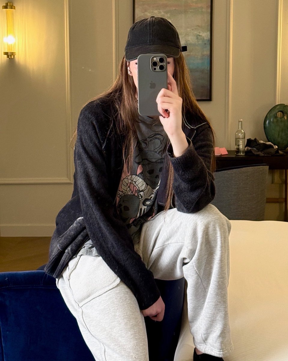 F1NN5TER's tweet image. do i pass as a boy?