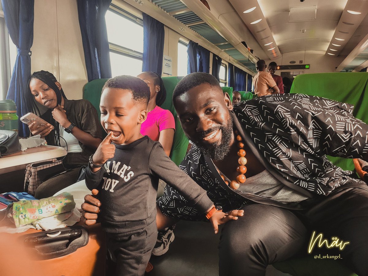 visuallymav's tweet image. First, the Train Ride.
With the right group of people, I set off into the distance (Abeokuta) from Mobolaji Johnson Train Station, Ebute Meta, Lagos. It used to be N3,600, but thankfully, there was a promo going on, &amp;amp; we ended up paying N1,500 each instead.

The coaches were...
1