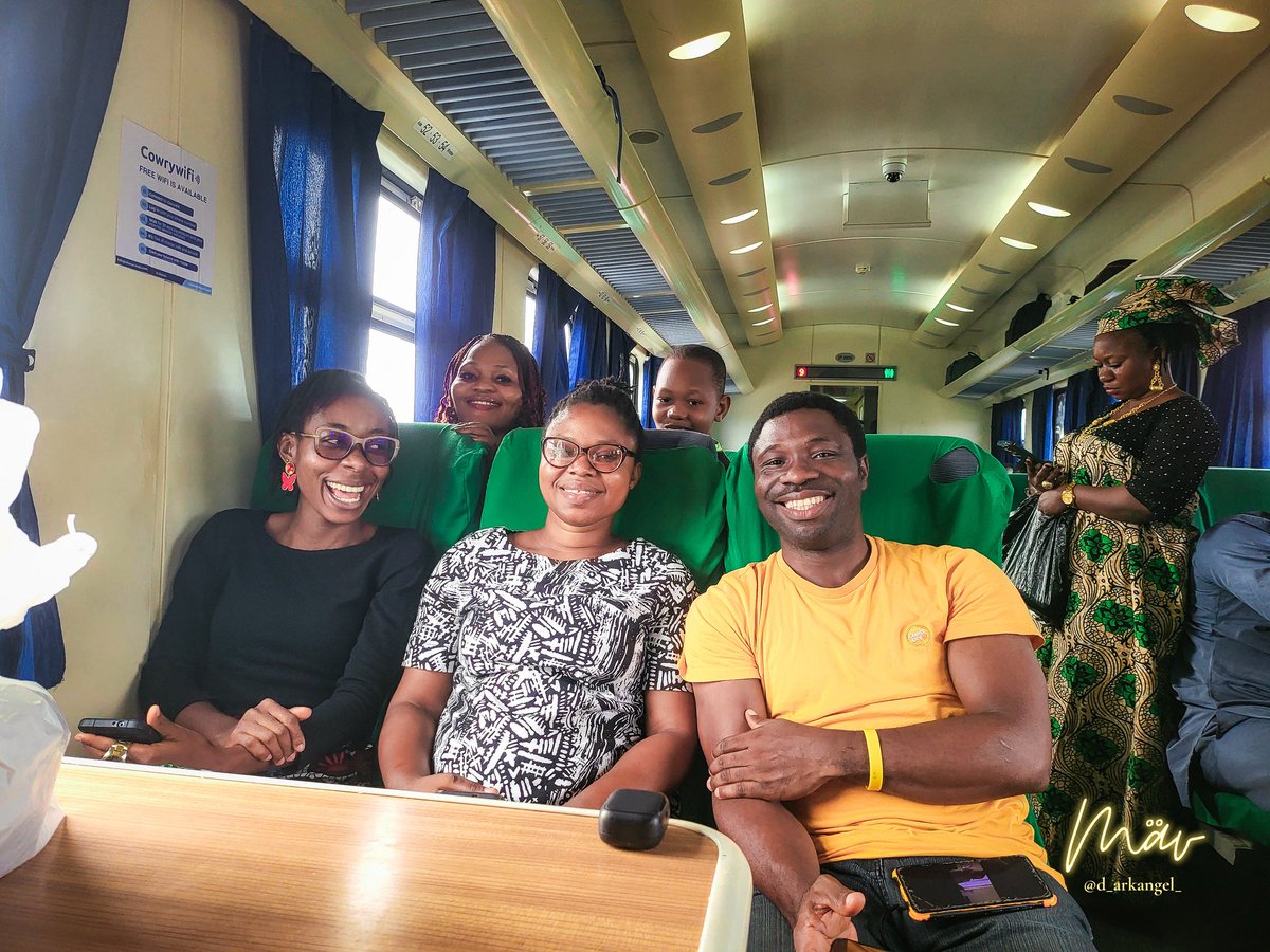 visuallymav's tweet image. First, the Train Ride.
With the right group of people, I set off into the distance (Abeokuta) from Mobolaji Johnson Train Station, Ebute Meta, Lagos. It used to be N3,600, but thankfully, there was a promo going on, &amp;amp; we ended up paying N1,500 each instead.

The coaches were...
1