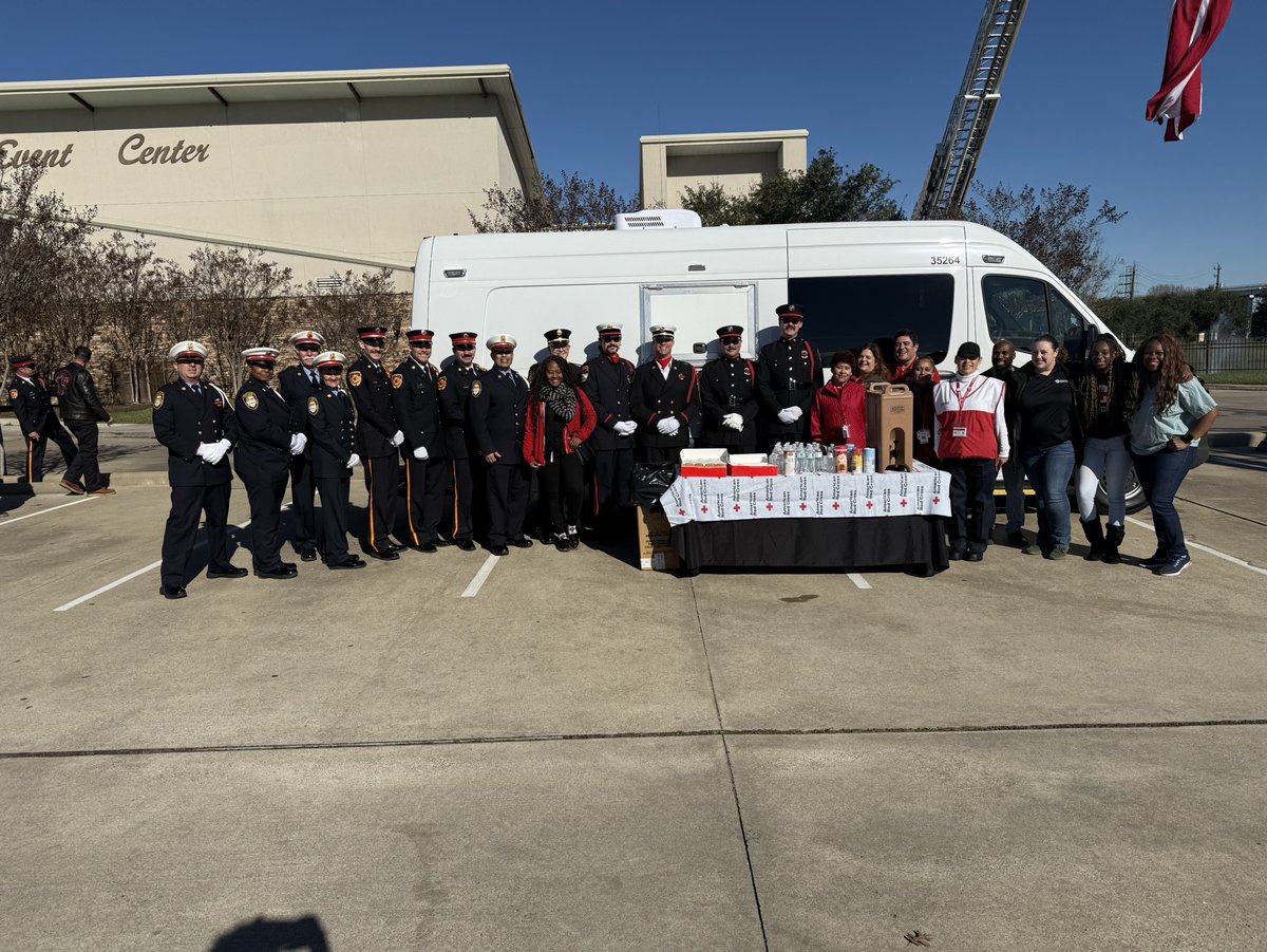 RedCrossTXGC's tweet image. The American Red Cross stands with Houston firefighters as they mourn the loss of Brandy Allinience from Station 21. We were honored to provide coffee, donuts &amp;amp; a warm smile as they prepare to lay their sister to rest. #HoustonFire #BrandyAllinience #RedCross #HonoringHeroes
