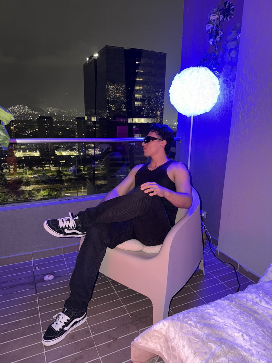 AndrwRiver's tweet photo. 🖤 https://t.co/T3PaKCsbke