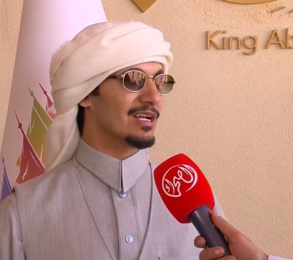 حنا معك يالعطاوي لو تصَك الدروب
نبوج للمجد دربٍ لجل وضحٍ معك  

✍️