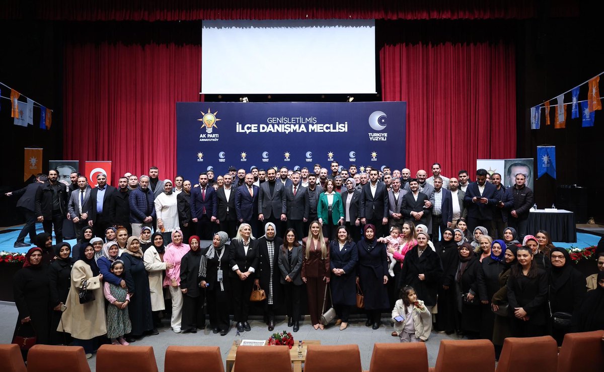 mcandaroglutr's tweet image. AK Parti İstanbul İl Başkanımız Sn. @abdullahozdemir’in katılımıyla Arnavutköy İlçe Danışma Meclisimizi gerçekleştirdik.

Muhalefet partili 150 arkadaşımız AK Parti ailemize dahil oldu.

Meclis üyesi olarak partimize katılan Ercan Duman ve Mutlu Nak başta olmak üzere; tüm yeni…