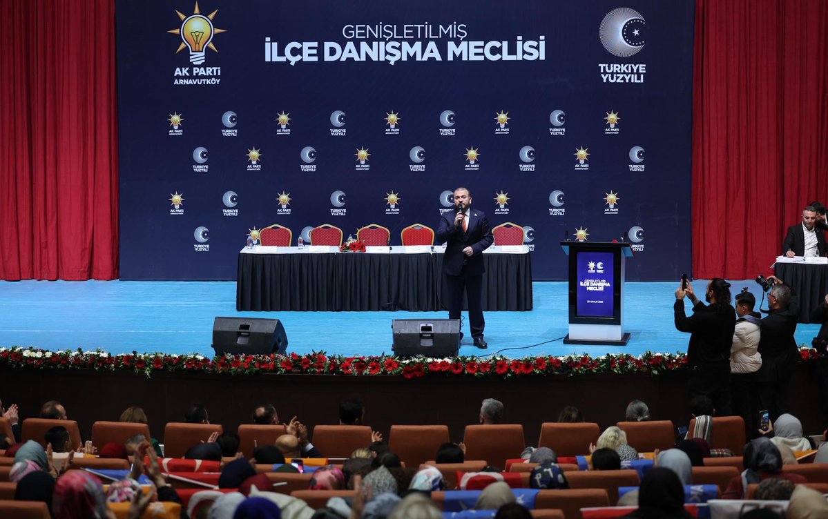 mcandaroglutr's tweet image. AK Parti İstanbul İl Başkanımız Sn. @abdullahozdemir’in katılımıyla Arnavutköy İlçe Danışma Meclisimizi gerçekleştirdik.

Muhalefet partili 150 arkadaşımız AK Parti ailemize dahil oldu.

Meclis üyesi olarak partimize katılan Ercan Duman ve Mutlu Nak başta olmak üzere; tüm yeni…