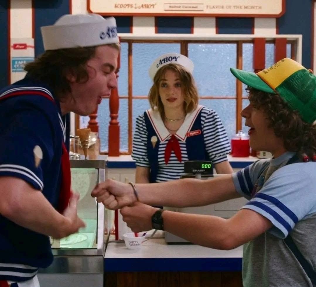 Indie5051's tweet image. Despues de 9 años, mañana le decimos adiós a Stranger Things.