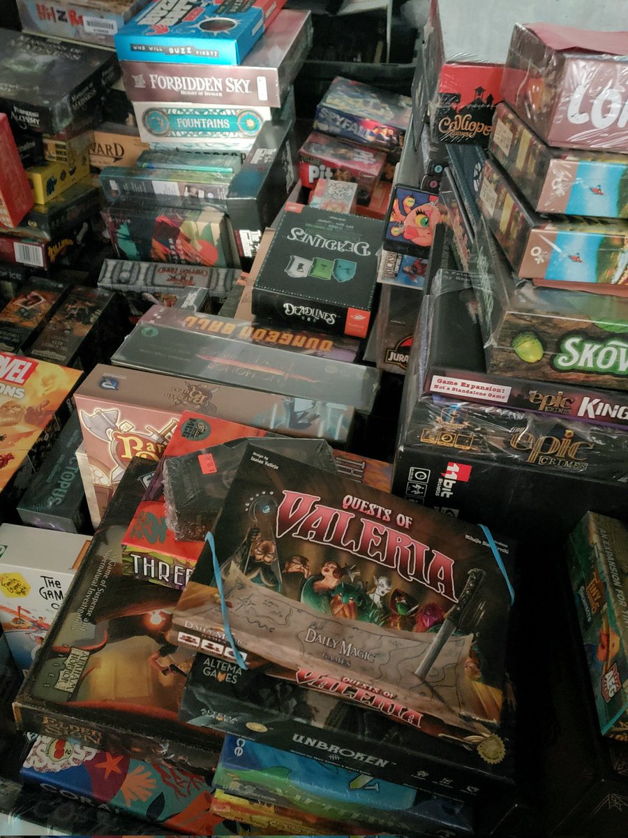 mrkapao's tweet image. Clocked in at over 500 #boardgames in my personal collection right before the new year!

Hmmmmmm...I should probably invest in some shelves now. 🤔 #tabletopgames #tabletopgaming #games #gamers
