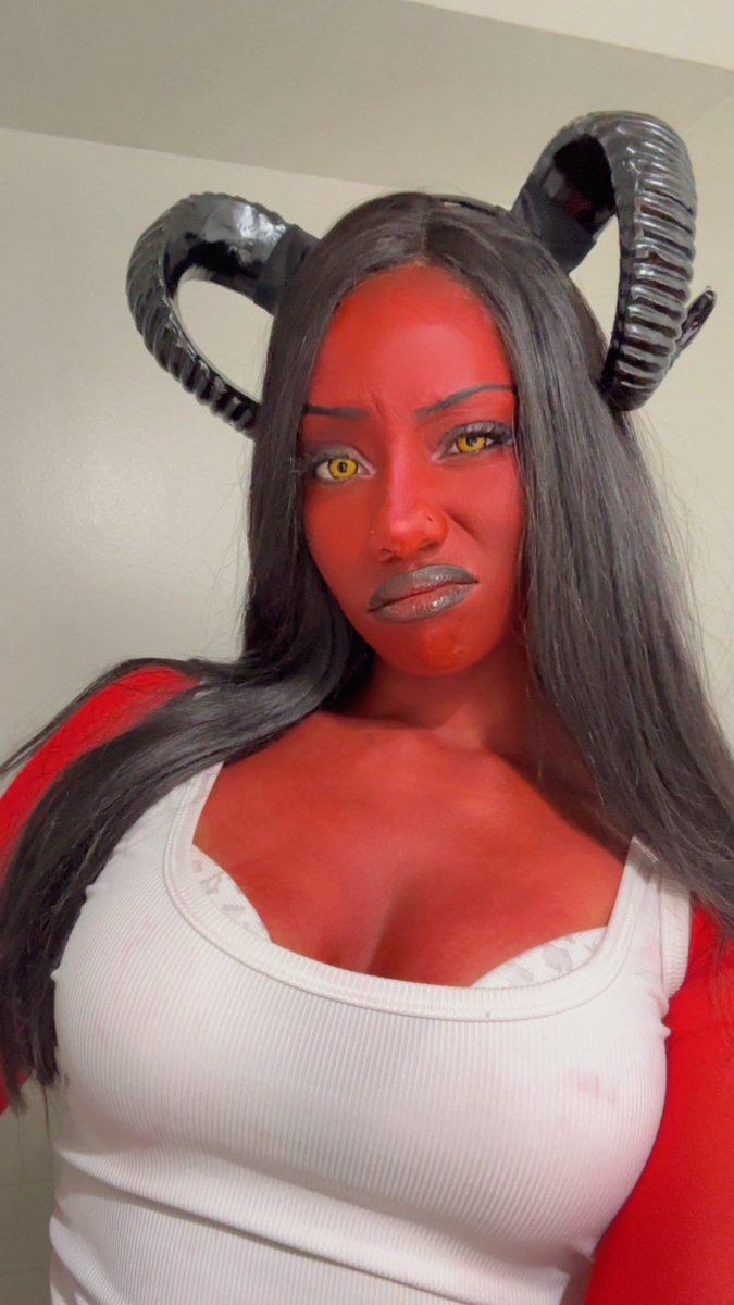 do y’all fw hot demon girls named Malevola or what?