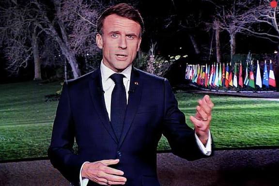📺 Allez-vous regarder les vœux du Président Macron le 31 décembre ?
A. Oui
B. Non