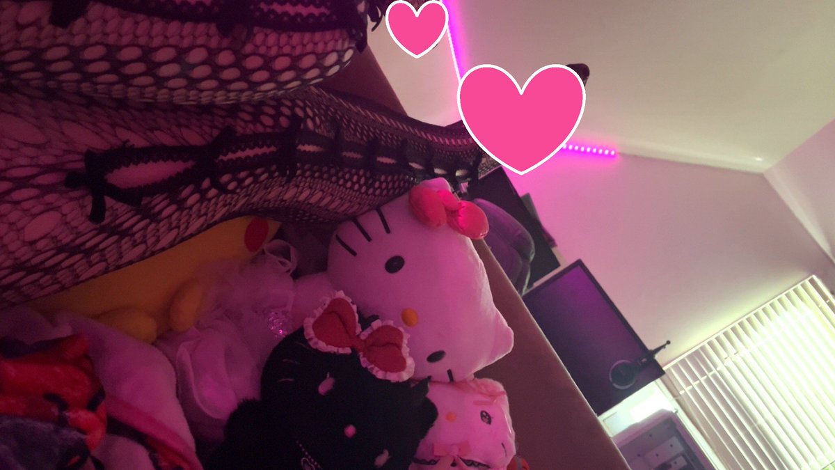 scy11acon's tweet image. srry ive been a bit inactive !! hello kitty n friends say hi ^_^