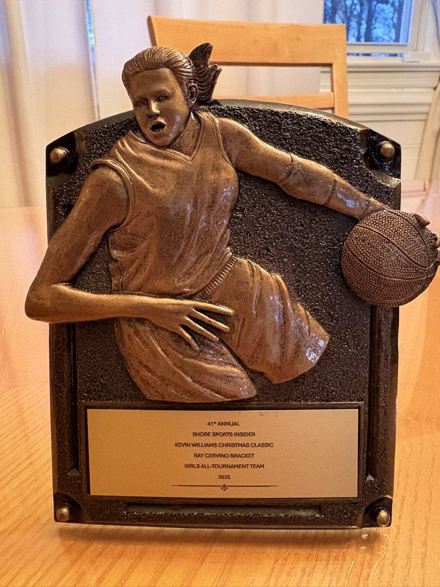 ArianaWiss20's tweet image. First Team All Tournament
@ShoreshotsGirls @NJSS_Chambers28 @TinyGreenNBS