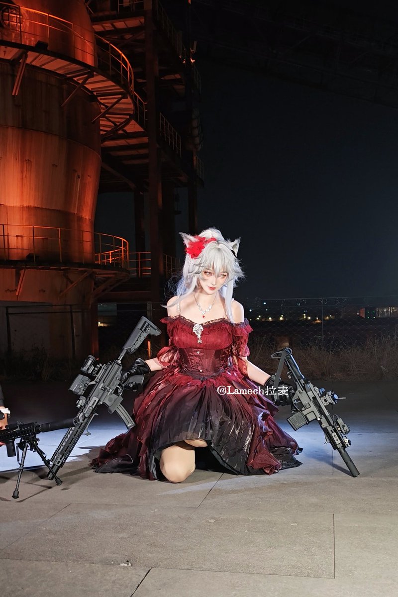 LamechCasluhim's tweet photo. ラップランド 赤いドレスver.
拉普兰德红裙ver

ジョン・ウィックになりたい？
想成为John wick吗
#Arknights #cosplay #アークナイツ #明日方舟 https://t.co/Vhu3XM4xKD
