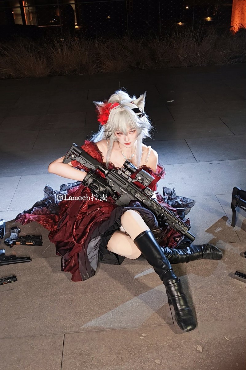 LamechCasluhim's tweet photo. ラップランド 赤いドレスver.
拉普兰德红裙ver

ジョン・ウィックになりたい？
想成为John wick吗
#Arknights #cosplay #アークナイツ #明日方舟 https://t.co/Vhu3XM4xKD