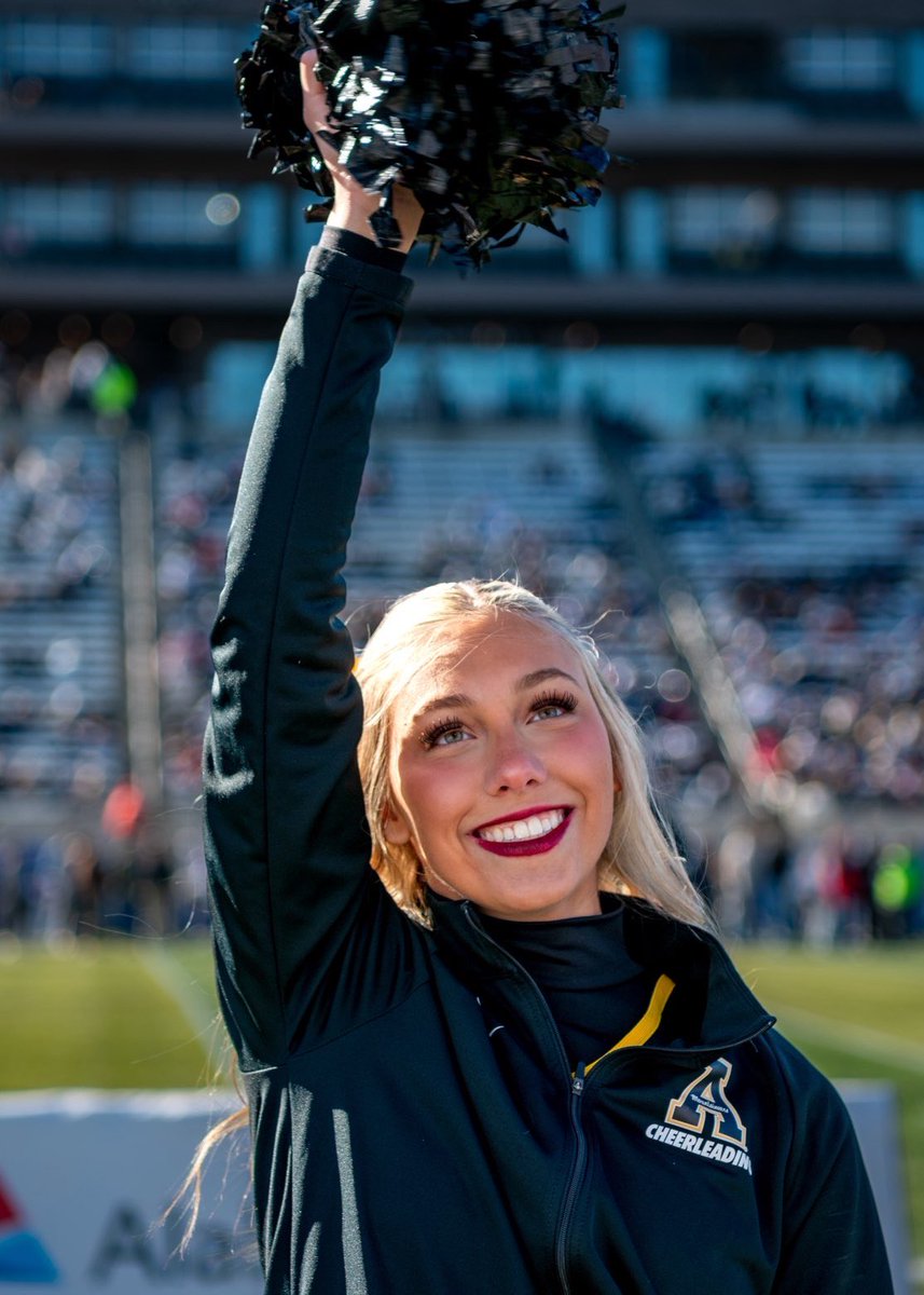 💛🖤<a href="/ellarreilly/">ella</a>