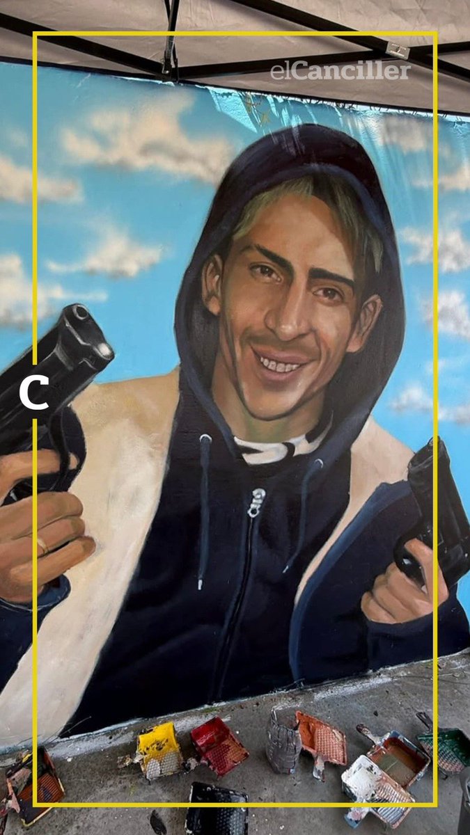 [SOCIEDAD] "Te recordaremos con dos brillantes en la cintura y una sonrisa grande": en José C. Paz, homenajearon con un mural a "Gaby", un delincuente abatido por la policía durante un robo. 📸