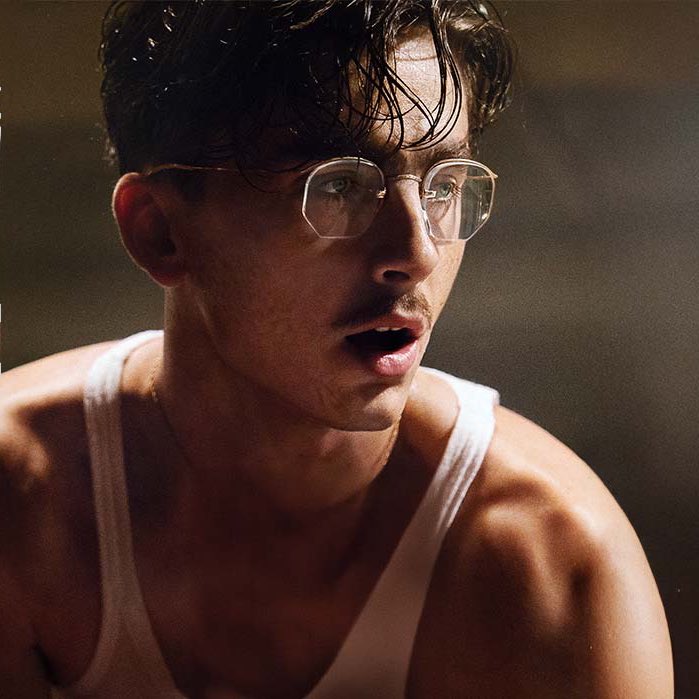 DiscussingFilm's tweet image. Timothée Chalamet refused a butt double and got spanked for ‘MARTY SUPREME’ for about 40 takes over multiple hours

“There was a double. Chalamet wouldn’t do it. He said he’ll do it himself. He didn’t want some other ass immortalized”

(Source: variety.com/2025/film/news…)