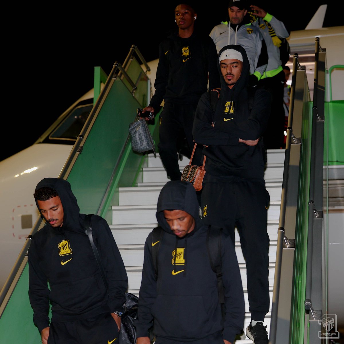 هُنا تبوك 💛🛬