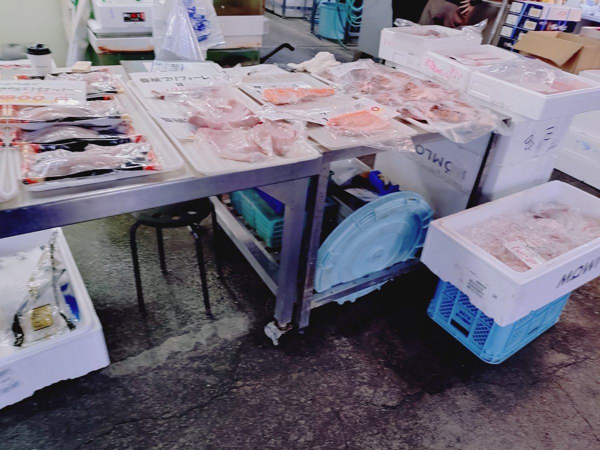 age_mfin's tweet photo. 今年も年末恒例朝の市場に来ました https://t.co/MpaiFgfIeI