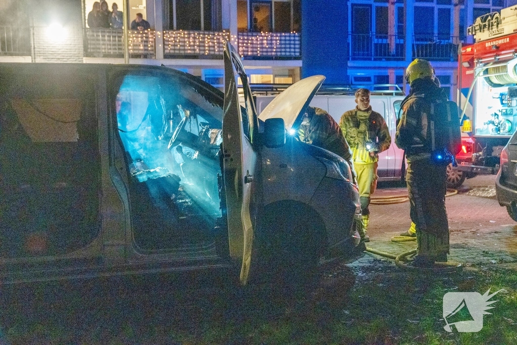 Mogelijke brandstichting in bedrijfsbus in Gouda