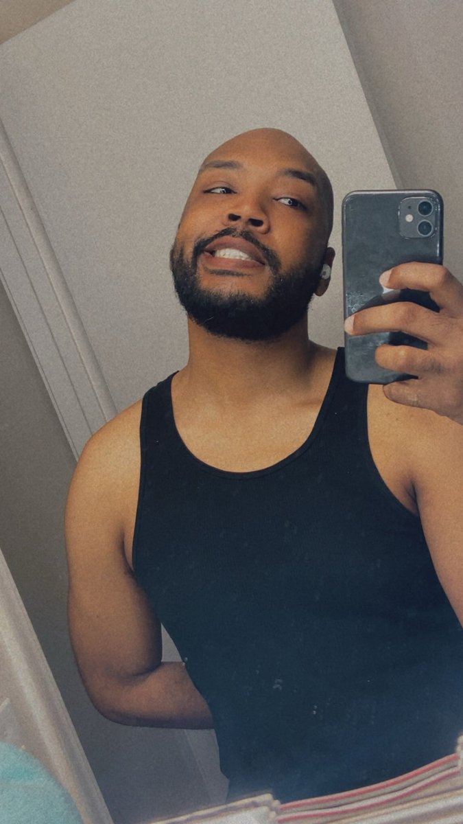 _IZZZY_B_'s tweet photo. Grew my bear real long, cut it all off then grew my hair real long 💀 https://t.co/stQ0rhhup7