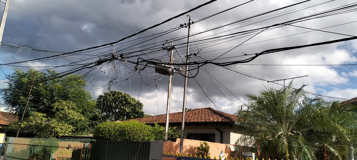 Gracias <a href="/TigoParaguay/">Tigo Paraguay</a> ,hace una semana vengo reclamando y uds mintiendo con su famosa visita técnica agendada, mientras tanto así estamos <a href="/sedecopy/">Sedeco Paraguay</a> <a href="/Telefuturo/">Telefuturo</a> <a href="/oscar_marandu/">Oscar H. Acosta C.</a> <a href="/ABCCardinal/">ABC Cardinal 730 AM</a> <a href="/UltimaHoracom/">Última Hora</a>