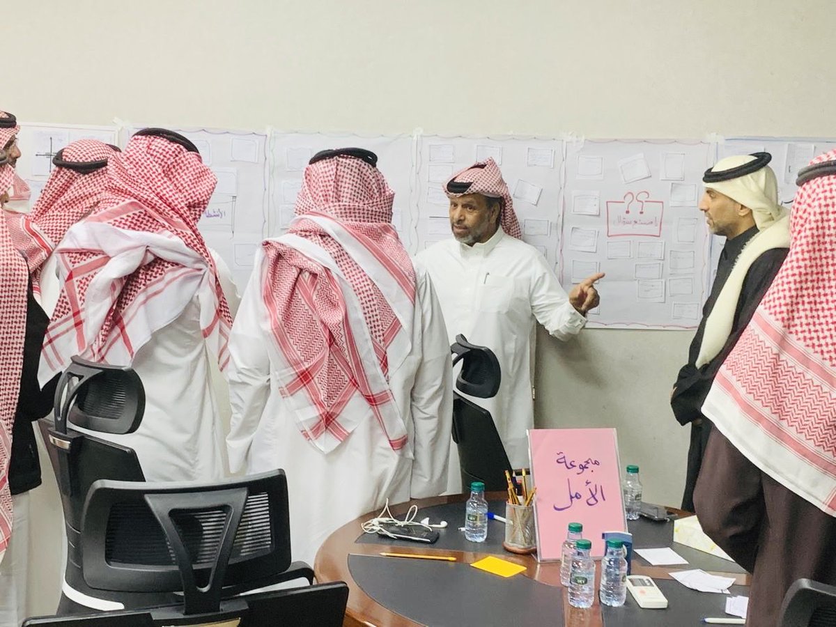 Kahtani_Nasser's tweet photo. انهيت اليوم تدريب اكثر من (٢٨) من موظفي 
#ادارة_تعليم_الرياض  @MOE_RYH المبدعين ضمن برامج 
وحدة التطوير  بـ #ادارة_الموارد_البشرية
للـ #الإداريين  
في #دورة
#الشخصية_الريادية_في_بيئة_العمل  
لمدة ٣ أيام 
اسعدني فيها تميزهم وابداعهم
في البرنامج بالاثراء والنقاش الجميل https://t.co/RdpUm7hepy