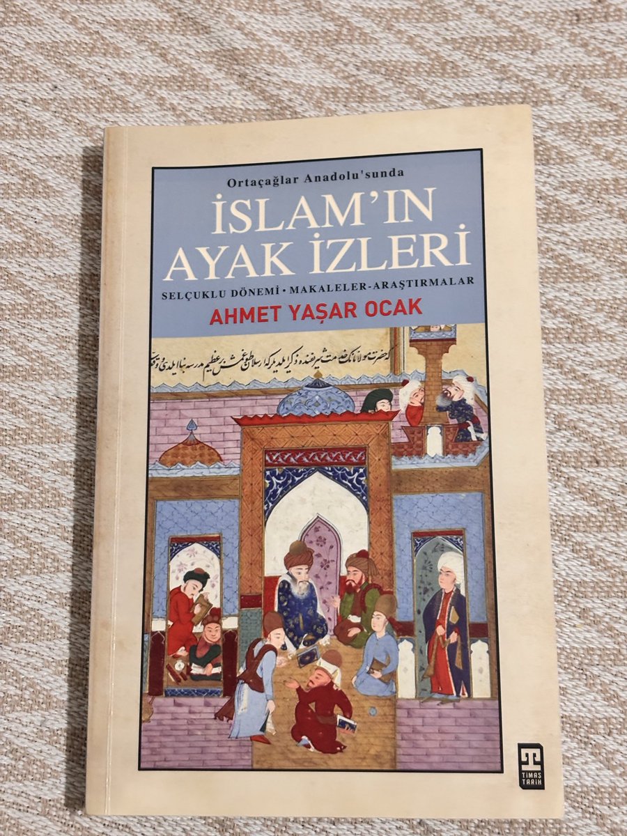Bu senenin en güzel yanı Ahmet Yaşar Ocak’ın kitaplarıyla tanışmaktı. Her iki kitap hem kitap tasarımı ile hem ufuk açıcı makaleleri ile bambaşka.