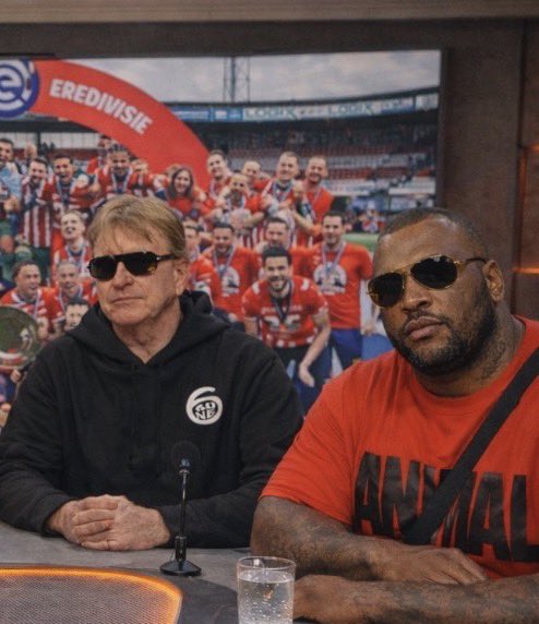 Zonnebrillen op, want wij willen hier het licht niet zien.