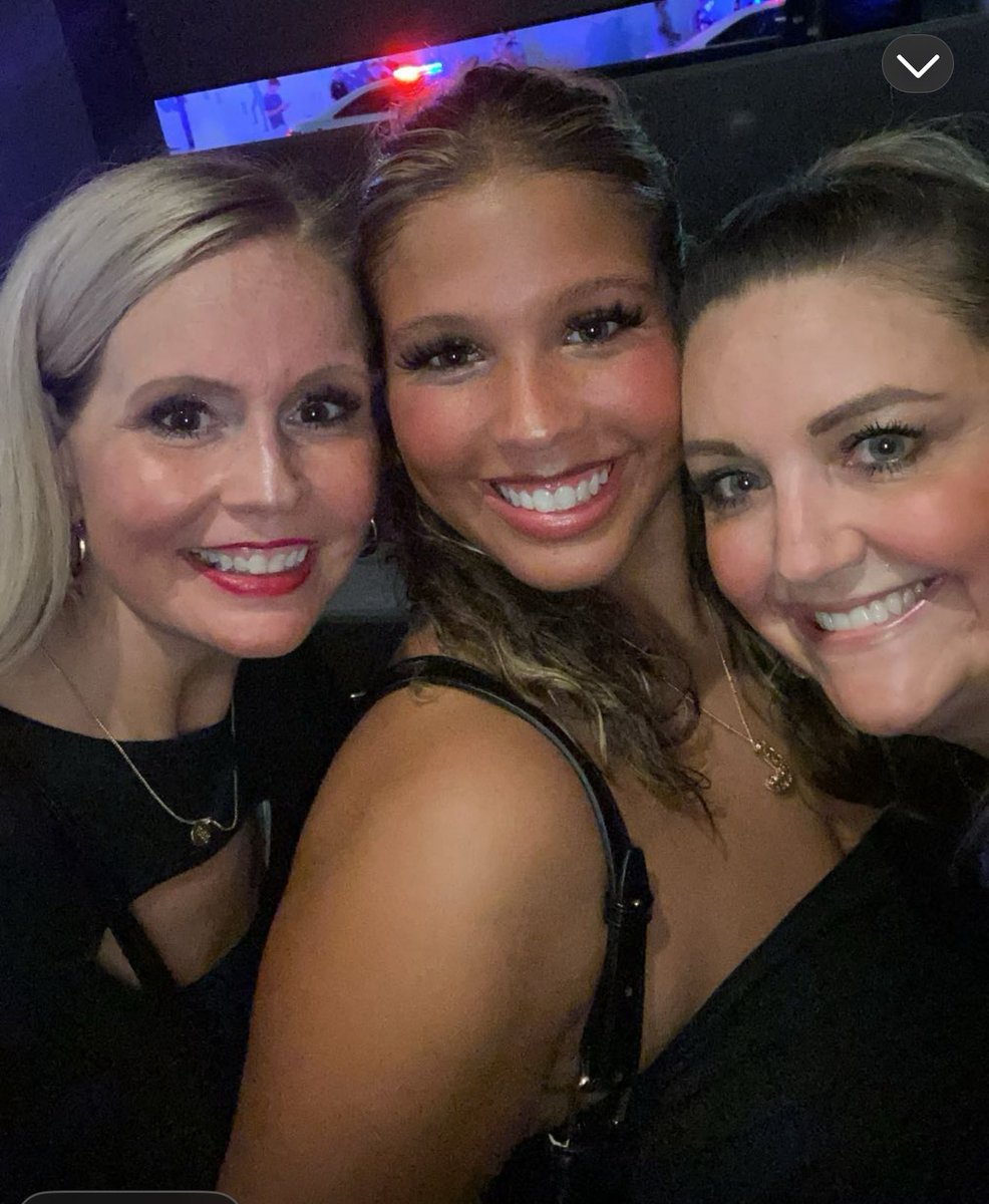 ShellyNealy3's tweet photo. Happy Birthday to my crazy beautiful girl Jo🎉 https://t.co/fFR2gXcpYQ