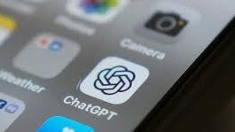 Türkiye'de  en çok kullanılan yapay zeka aracı ChatGPT oldu. 📚✏️
(Statcounter)