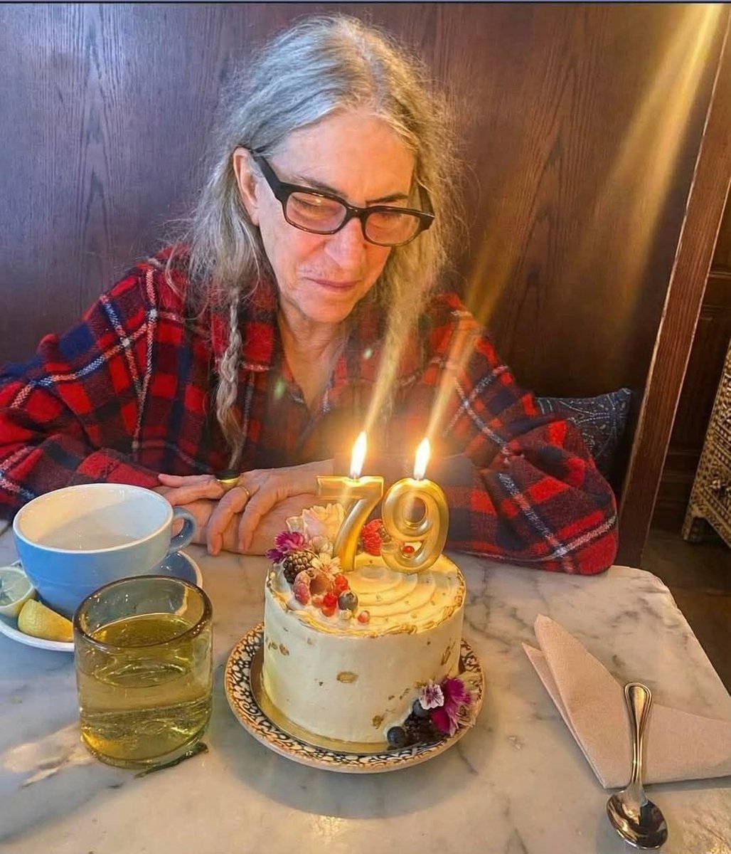 Patti Smith tweet media