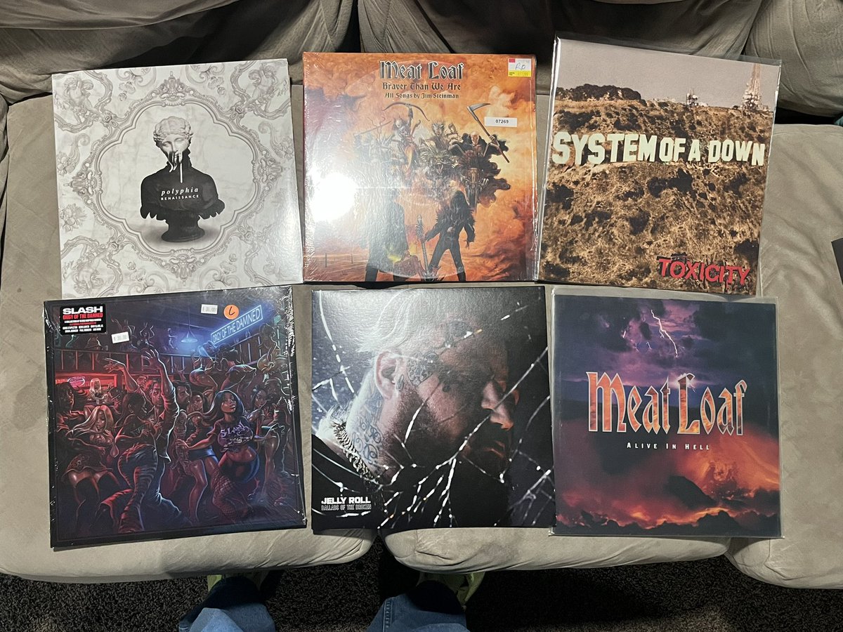 IT_guy8706's tweet photo. Some of my recent pickups! 

Polyphia, Meat Loaf x 3, System of a Down, Slash, Jelly Roll, Ozzy, and Kenny Wayne Shepherd.

Theme? Rock, and blues with lots of guitar! 

#VinylCollector #VinylRecords #SpinIt https://t.co/XP3XBQlPVt