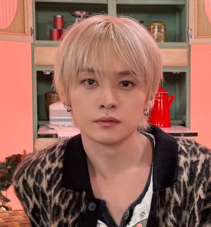 Iinosji's tweet photo. every day i wake up and miss blonde leeknow https://t.co/fgFtdTjSZE