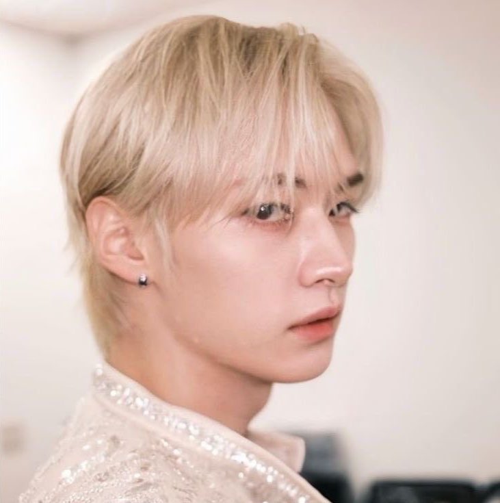 Iinosji's tweet photo. every day i wake up and miss blonde leeknow https://t.co/fgFtdTjSZE