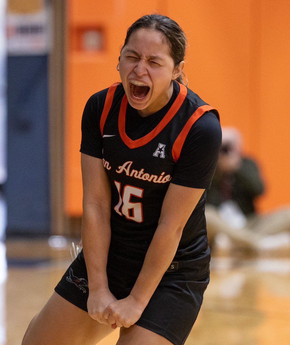 #UTSA women's basketball defeats Tulane 65-63 at the Convocation Center.