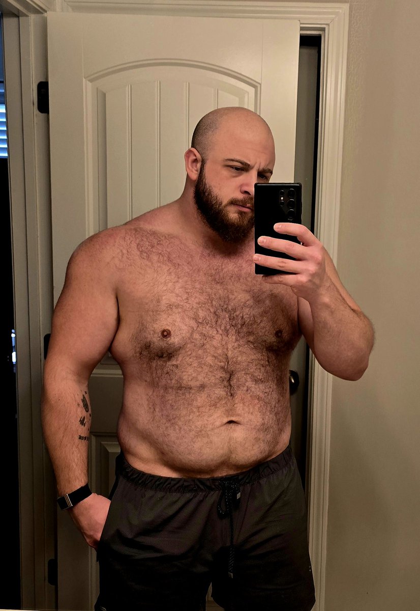 Starting a little 10 week cut next week. Not going to be anything serious, maybe 10lbs? If the scale doesnt move but I lose a noticeable amount of fat, im ok with that too. 250lbs starting weight.