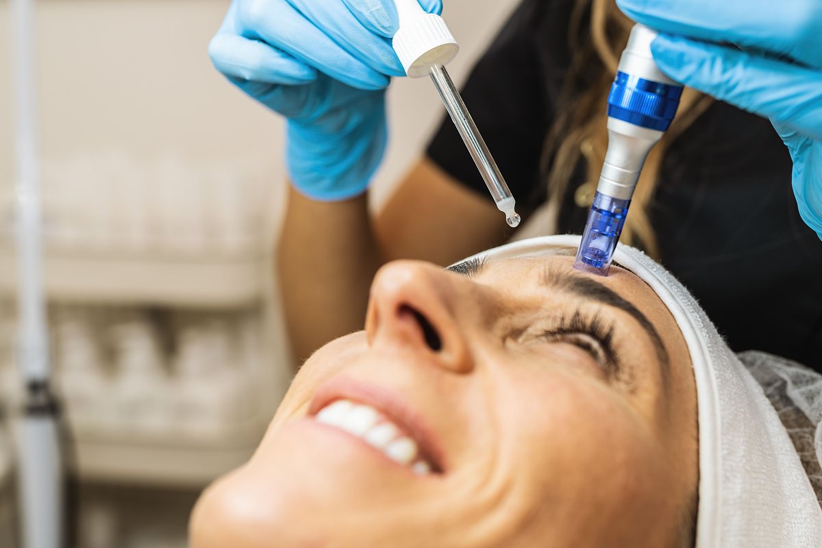 AurumHealth_'s tweet photo. Piel radiante con nano needling ✨ Estimula el colágeno y reduce líneas finas. ¡En Aurum Health, personalizamos tu tratamiento! Comparte tu experiencia. 
 #dfwbeautyguide #dfwgirlplug #dallasmedspa #dallasbeauty #CuidadoDeLaPiel #PielSana https://t.co/po4ZM7jAt3