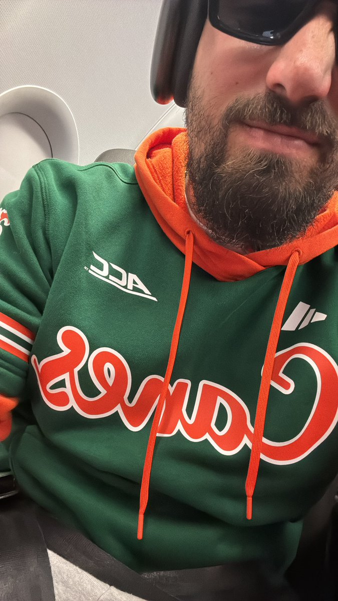 Tito305Sports's tweet image. Trick Daddy on my flight! I’m coming back with a dub!