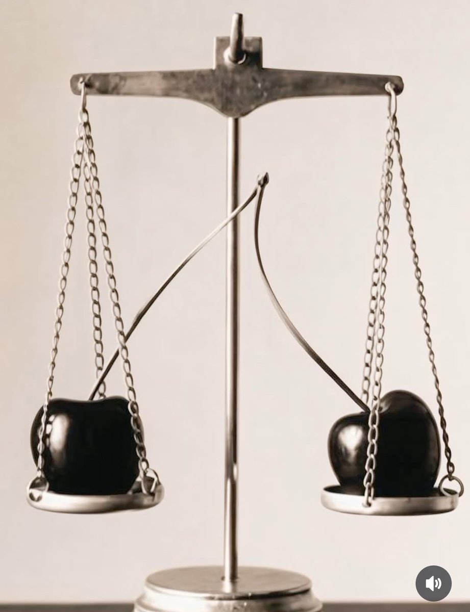 HakanKara6806's tweet image. Kiracınız sizden habersiz esaslı değişiklik yaptırırsa tahliye sebebidir. Habersiz klima taktırdı siz kendisine ihtar çektiniz, geri eski haline döndürmedi tahliye davası açıp kiracıyı tahliye ettirebilirsiniz  #tbk347 #EvsahibineAdalet #EvimvarHakkımyok #kiracızedeler