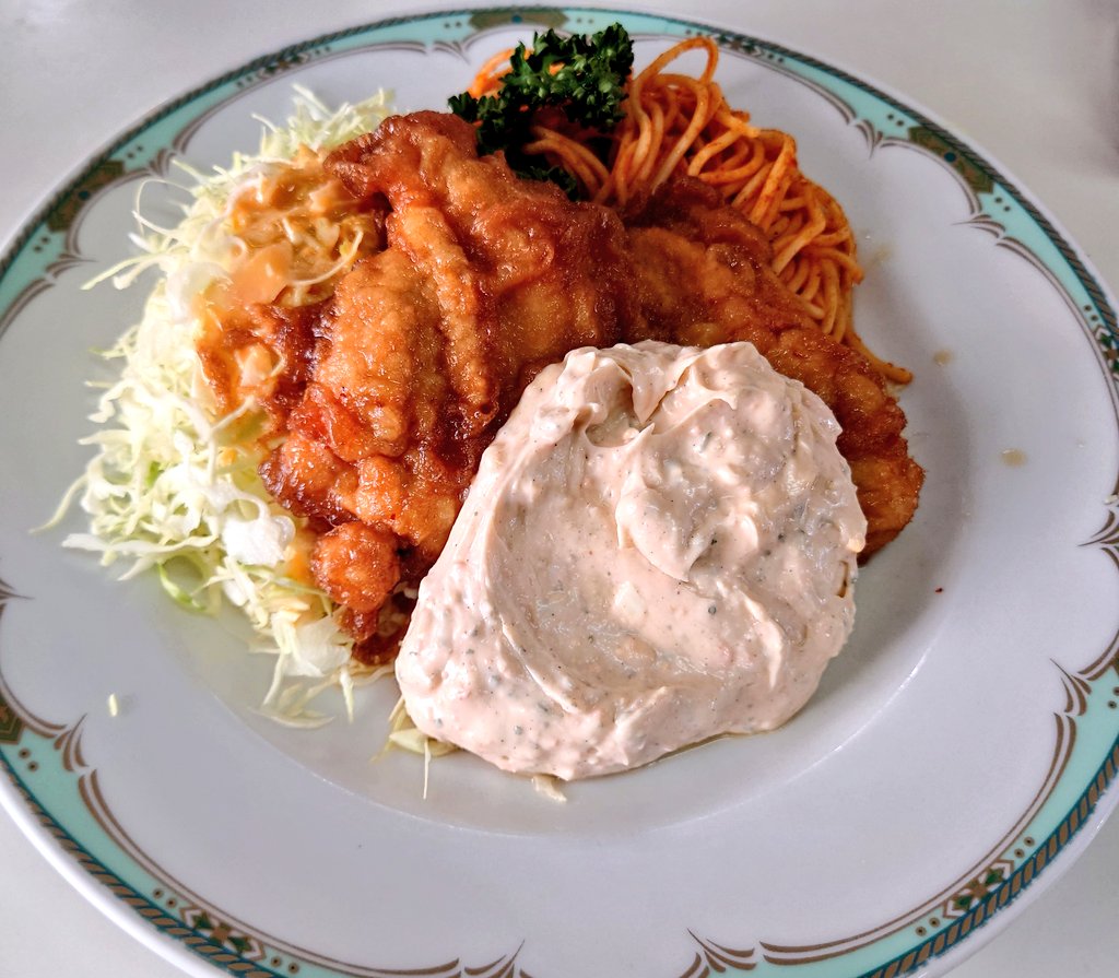 おはようございます!!

昨日は本場のチキン南蛮を食べてきました😆
チキンが甘酢につけてるタイプで、普段食べてるチキン南蛮とはまた違た良さがあって美味しかったです😳
今日は別府の地獄温泉巡りして、博多に行こうと思います😊
屋台って大晦日でもやってるかな🤔

それでは今日も良き1日を😌