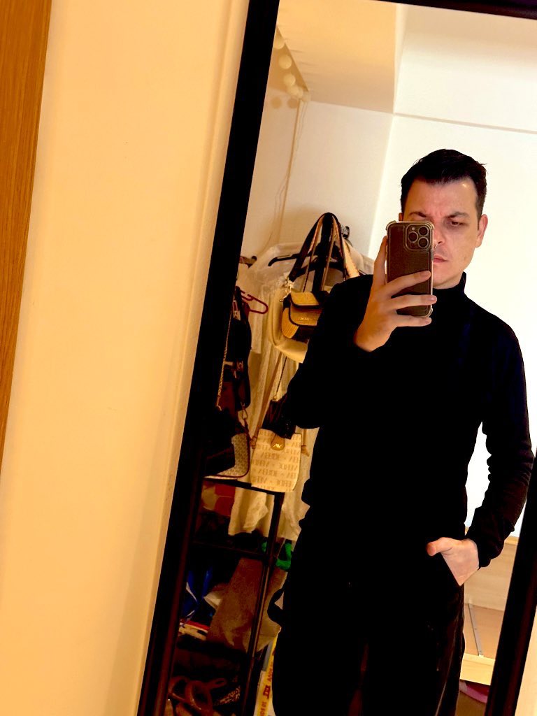 post your fav selfie of 2025 📸 

here’s mine: