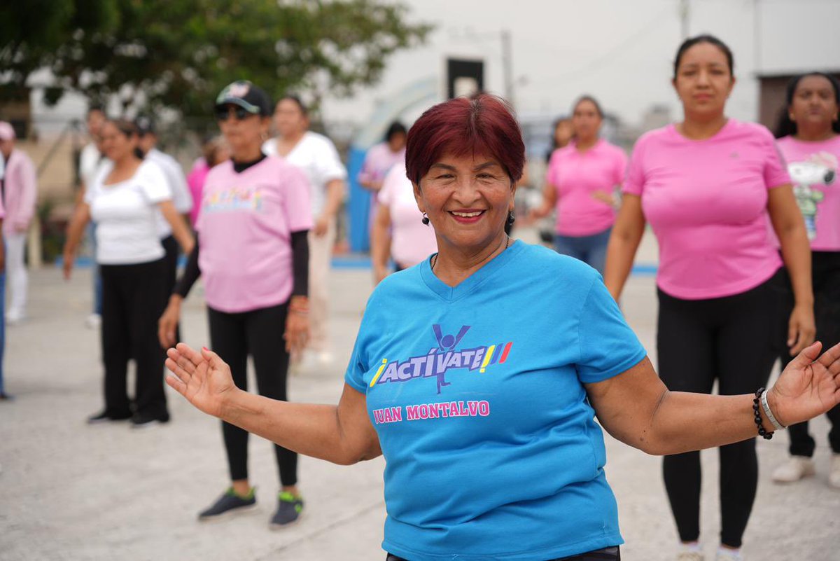 Educacion_Ec's tweet image. 📍 [GUAYAQUIL] En una jornada recreativa y llena de mucho movimiento se llevó a cabo el encuentro #Actívate y #VamosAlaCancha en Fin de Año, donde la ministra @GildaAlcivarOk, el viceministro de @DeporteEc, @RobertoIbañez_R, y más de 100 participantes de la Cooperativa Juan